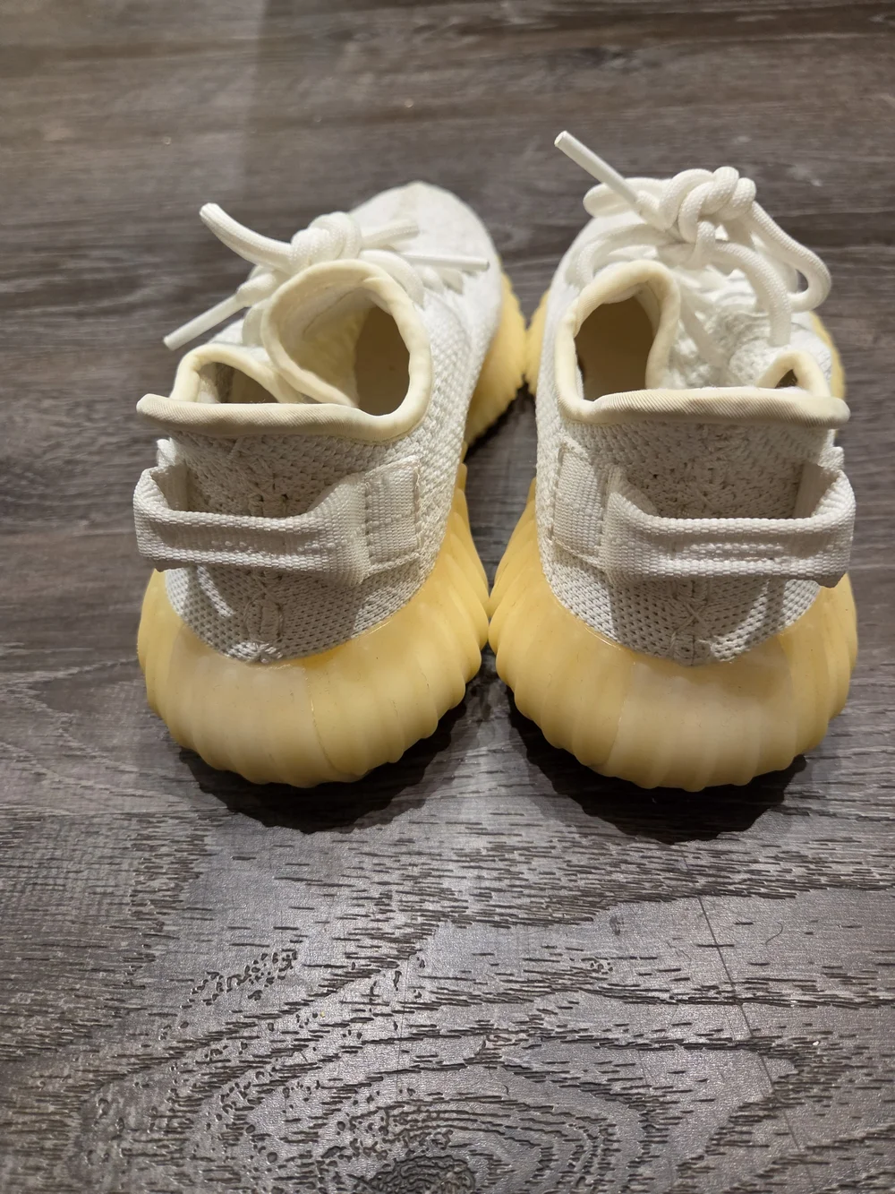 Yeezy boost 350 Women’s White sneakers size 6